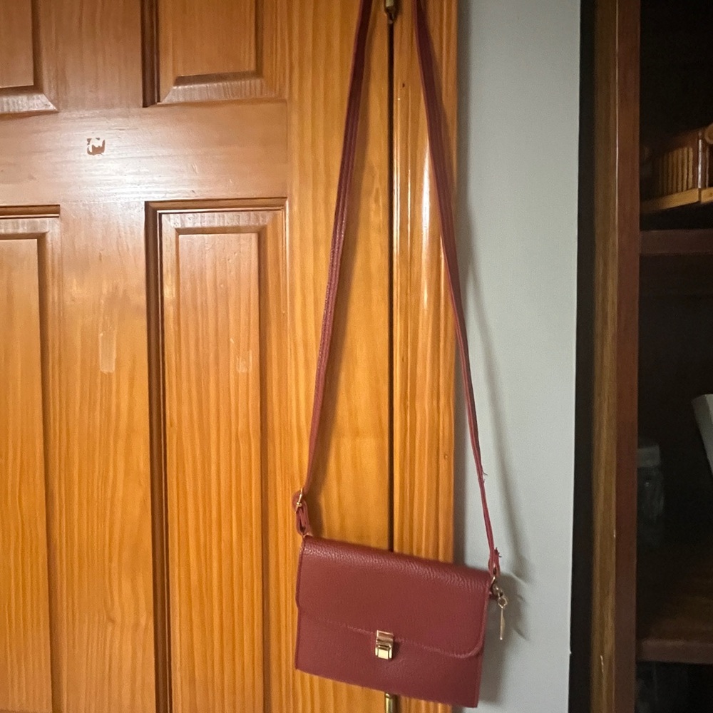 Elegant Burgundy Crossbody Bag